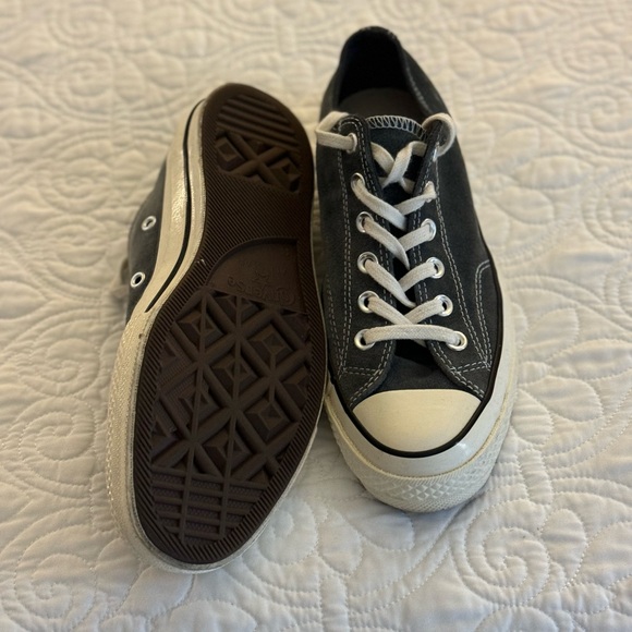 💥🔥Grey Suede Chuck Taylor Converse🔥💥 Women 8/ Men 6 - Picture 2 of 4